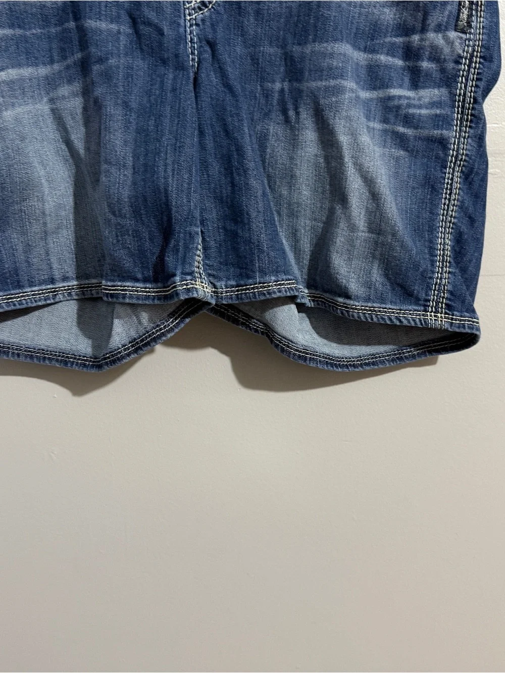 Silver Jeans Suki Flap Jean Shorts Womens 18 Denim Bermuda Western Y2K Mid Rise